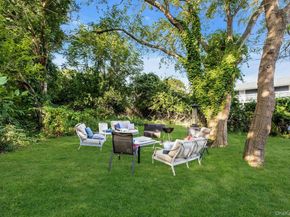 291 E Montauk Highway, Hampton Bays NY 11946