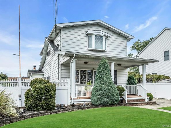2479 Tonquin Street, East Meadow NY 11554