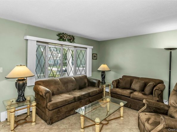2479 Tonquin Street, East Meadow NY 11554