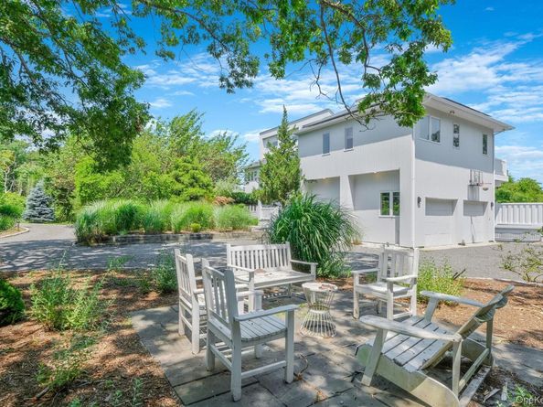 333 Roe Avenue, East Patchogue NY 11772