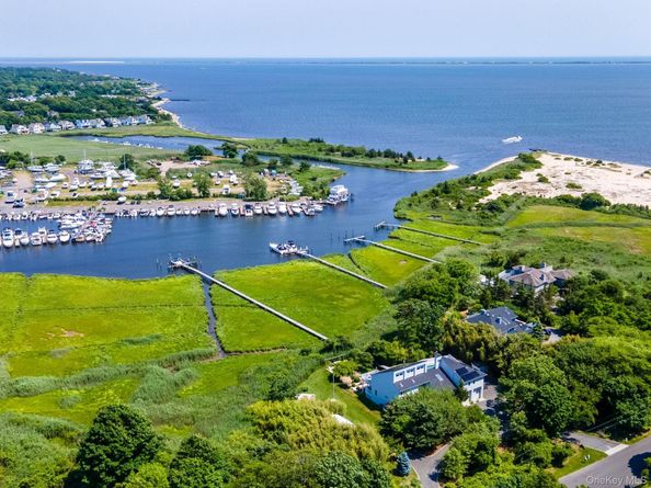 333 Roe Avenue, East Patchogue NY 11772
