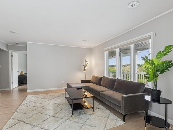 333 Roe Avenue, East Patchogue NY 11772