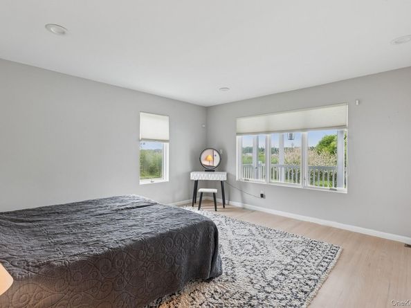 333 Roe Avenue, East Patchogue NY 11772