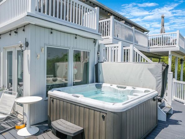 333 Roe Avenue, East Patchogue NY 11772