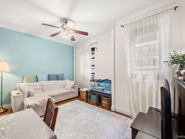 2137 33rd Street 3C, Astoria NY 11105