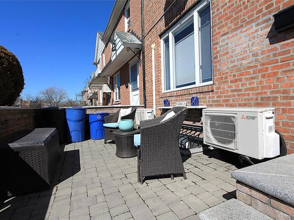 61-21 81st Street, Middle Village NY 11379