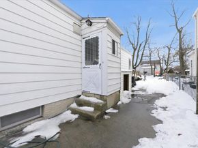 21 Oak Avenue, Inwood NY 11096