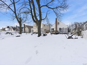 21 Oak Avenue, Inwood NY 11096