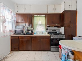 8745 114th Street, Richmond Hill NY 11418