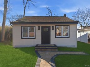 38 Lafayette Drive, Shirley NY 11967