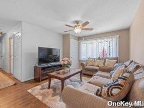 916 N Clinton Avenue, Lindenhurst NY 11757