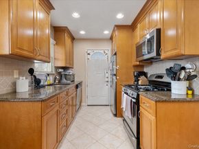 152 Manor Street, Plainview NY 11803