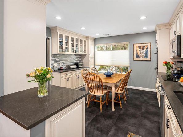 392 Heritage Hills A, Somers NY 10589