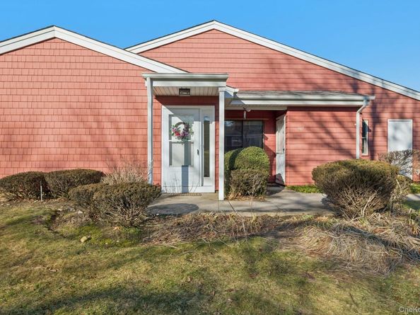 908 Drew Lane, Saint James NY 11780