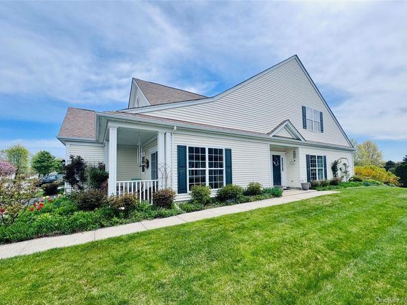 10 Louden Loop, Mount Sinai NY 11766