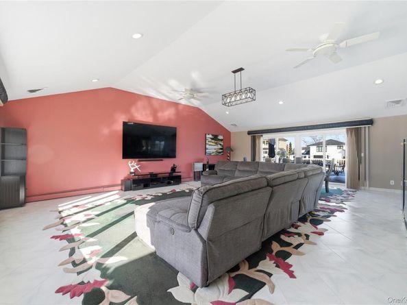 14 Club Drive, Massapequa NY 11758