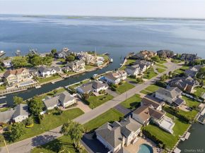 14 Club Drive, Massapequa NY 11758