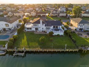 14 Club Drive, Massapequa NY 11758