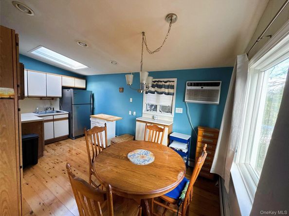 15 Maple Street, West Babylon NY 11704