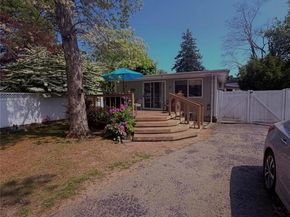 15 Maple Street, West Babylon NY 11704