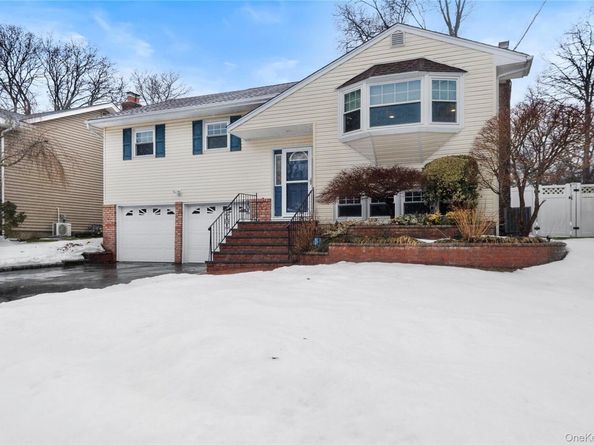 6 Stimson Place, Huntington NY 11743