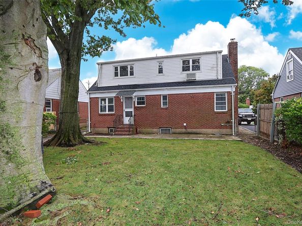 33 Cherry Lane, Carle Place NY 11514