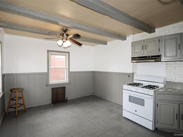 33 Cherry Lane, Carle Place NY 11514