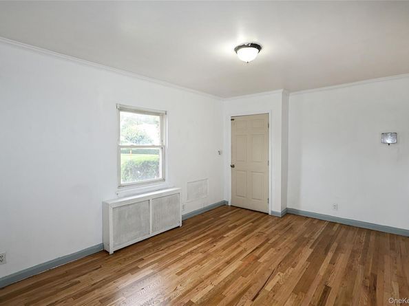 33 Cherry Lane, Carle Place NY 11514
