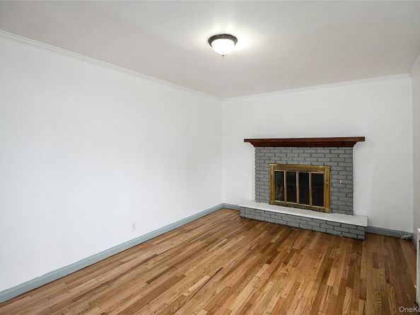 33 Cherry Lane, Carle Place NY 11514