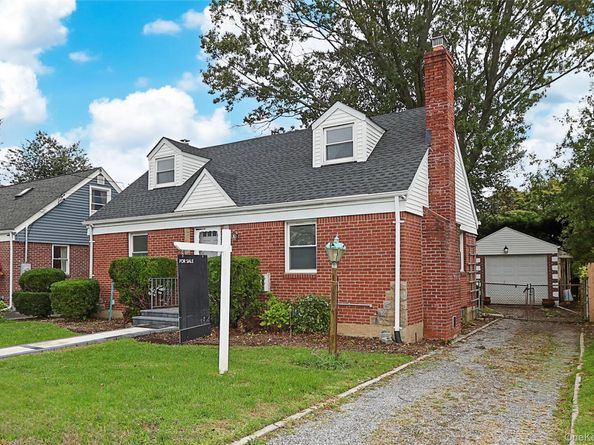 33 Cherry Lane, Carle Place NY 11514