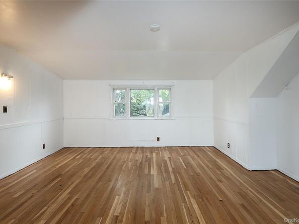 33 Cherry Lane, Carle Place NY 11514