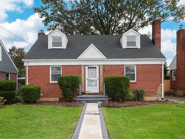 33 Cherry Lane, Carle Place NY 11514