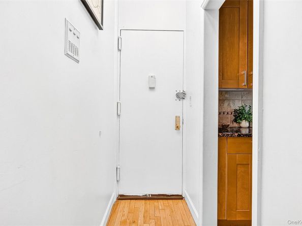 1976 Lafontaine Avenue 4D, Bronx NY 10457