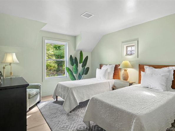 6 East Gate Road, Wainscott NY 11975