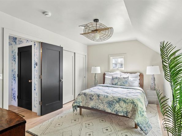 6 East Gate Road, Wainscott NY 11975