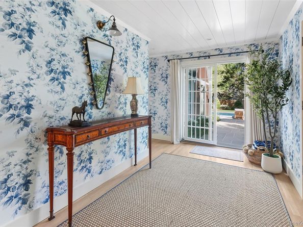 6 East Gate Road, Wainscott NY 11975