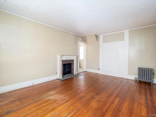 2848 Woods Avenue, Oceanside NY 11572