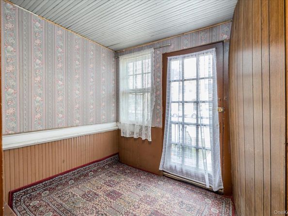 2848 Woods Avenue, Oceanside NY 11572