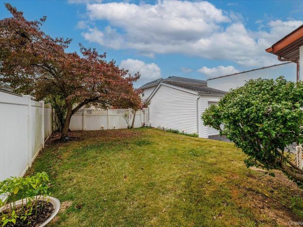 2848 Woods Avenue, Oceanside NY 11572