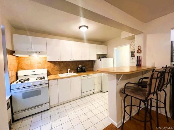 39-50 52nd Streets 1B, Woodside NY 11377