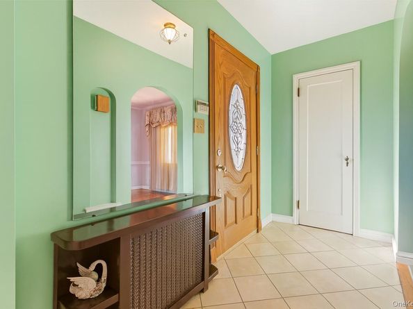 164-37 Grand Central Parkway, Hillcrest (Queens) NY 11432