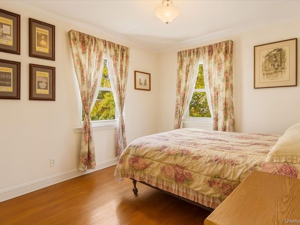 164-37 Grand Central Parkway, Hillcrest (Queens) NY 11432