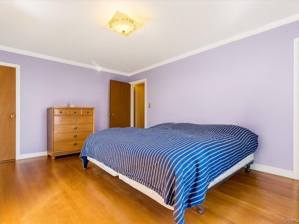 164-37 Grand Central Parkway, Hillcrest (Queens) NY 11432