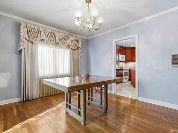 164-37 Grand Central Parkway, Hillcrest (Queens) NY 11432