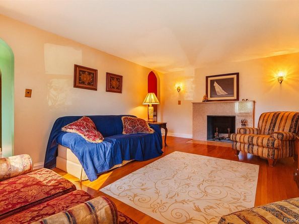 164-37 Grand Central Parkway, Hillcrest (Queens) NY 11432