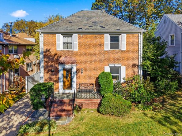 164-37 Grand Central Parkway, Hillcrest (Queens) NY 11432