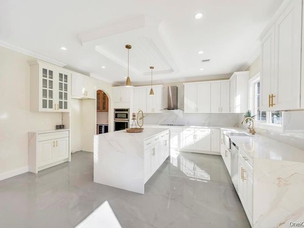 3562 Raven Street, Levittown NY 11756