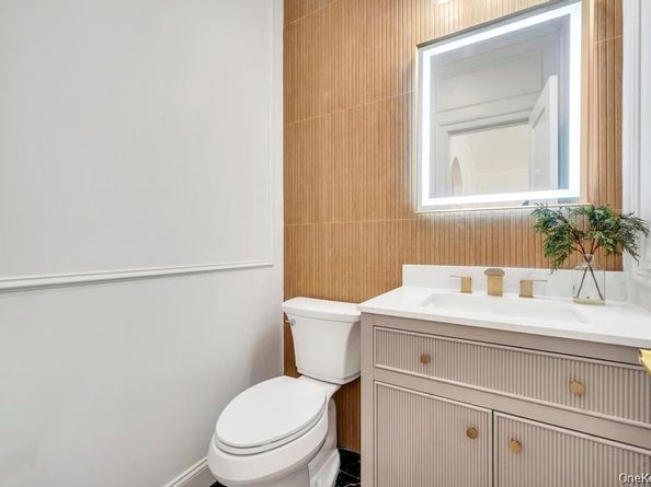 3562 Raven Street, Levittown NY 11756