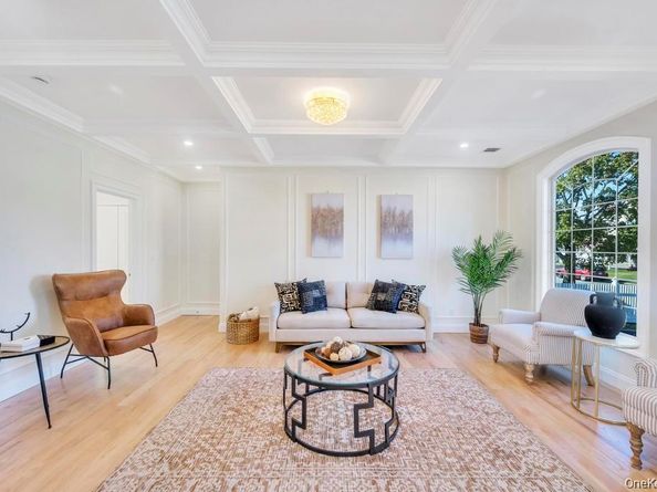 3562 Raven Street, Levittown NY 11756