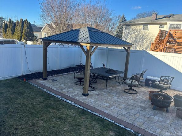 313 Lexington Avenue, West Babylon NY 11704